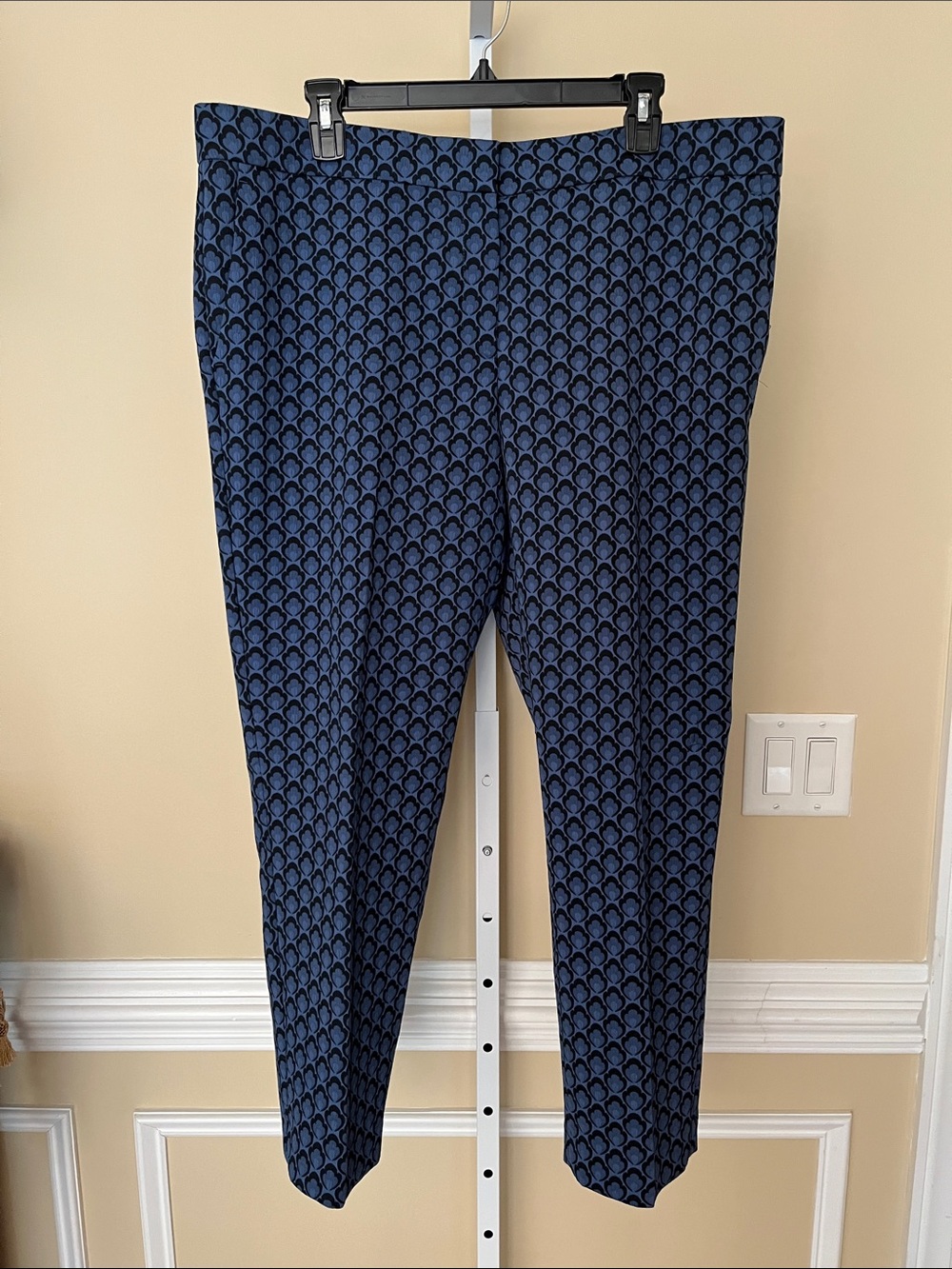 Ann Taylor Devin Fit Jacqard Blue Black Straight Leg Ankle Pants Size 14